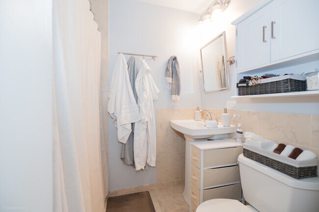 Building Photo - 2201 N Cleveland Ave