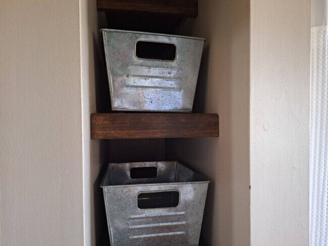 Building Photo - 1084 Nease Dr