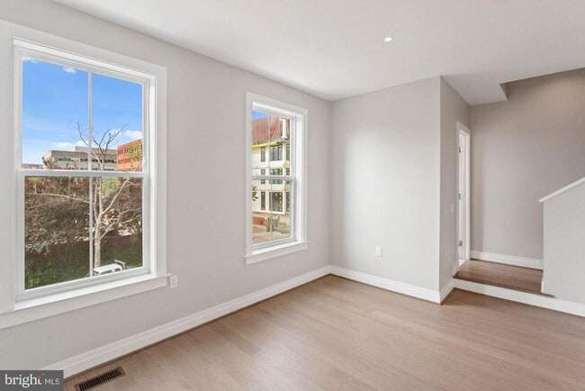 Building Photo - 203 Montgomery St