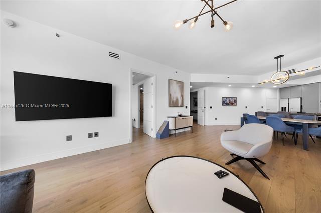 Building Photo - 16001 Collins Ave