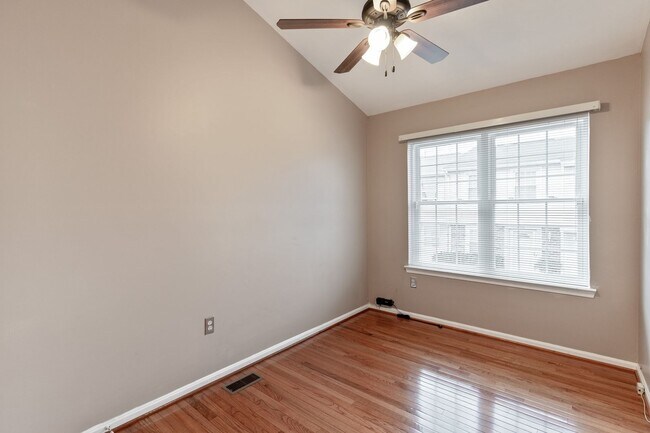 Building Photo - 48 Avonshire Ct