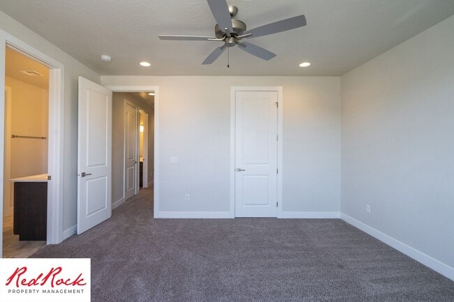 Building Photo - Hurricane Valley 3 Bedroom Townhome