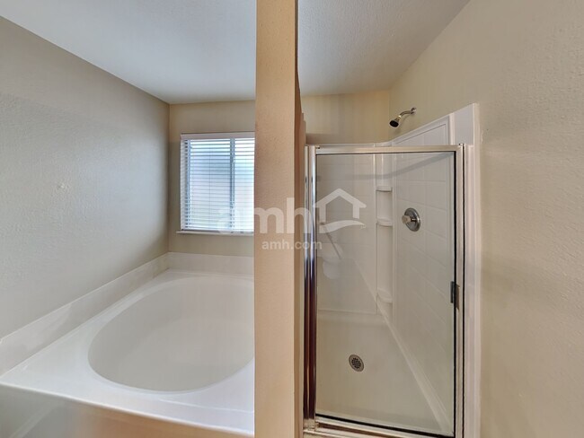 Building Photo - 8018 Silver Grove