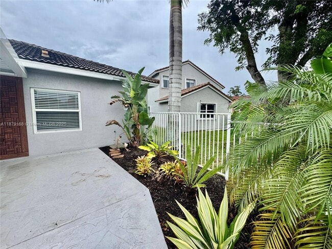 Building Photo - 16420 Sapphire St