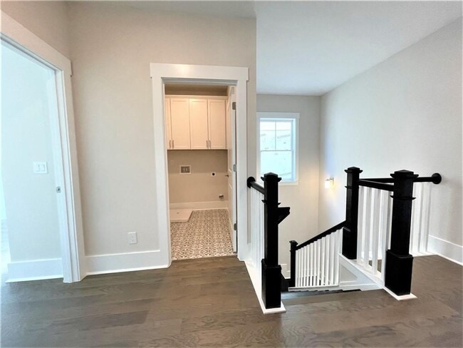 Building Photo - 892 Mayfield Rd