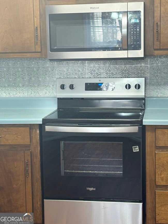 Building Photo - 256 Frederick Dr