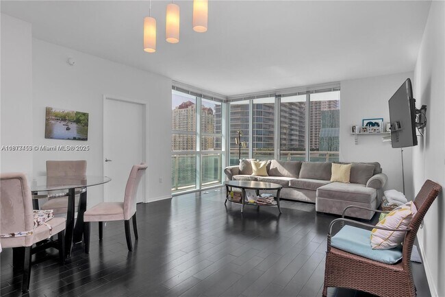 Building Photo - 951 Brickell Ave