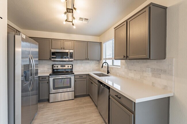 Building Photo - 338 N 152nd Dr