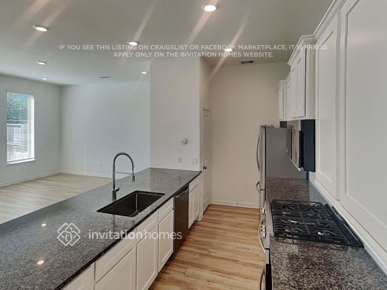 Building Photo - 4026 Champlain Wy