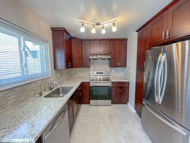 Building Photo - 38594 Royal Ann Common
