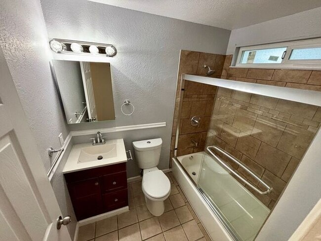 Building Photo - 3+ Bed 2 Bath House in Richmond -- AVAILABLE NOW !!