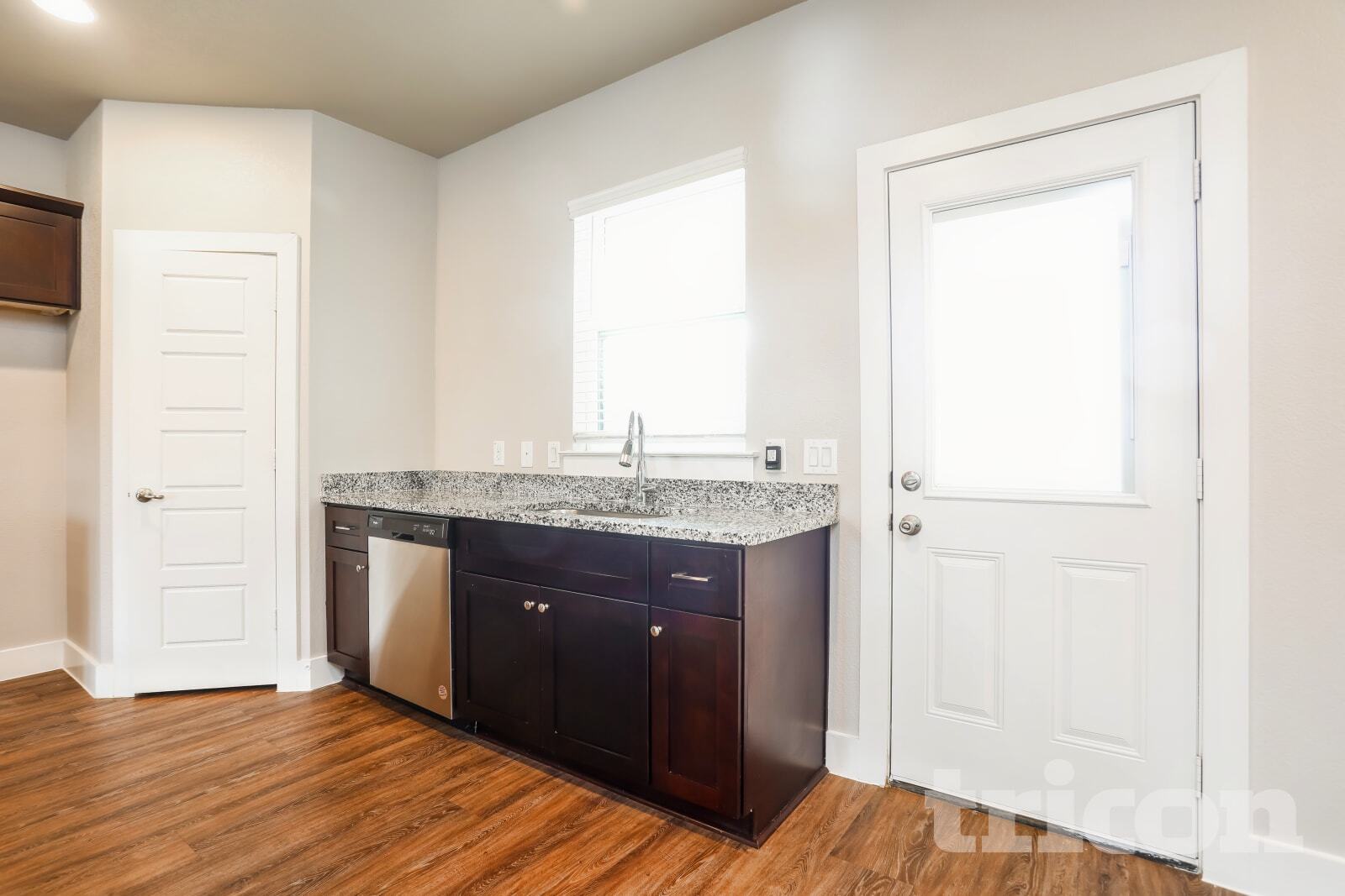 Building Photo - 10393 Ft Ewell Trl