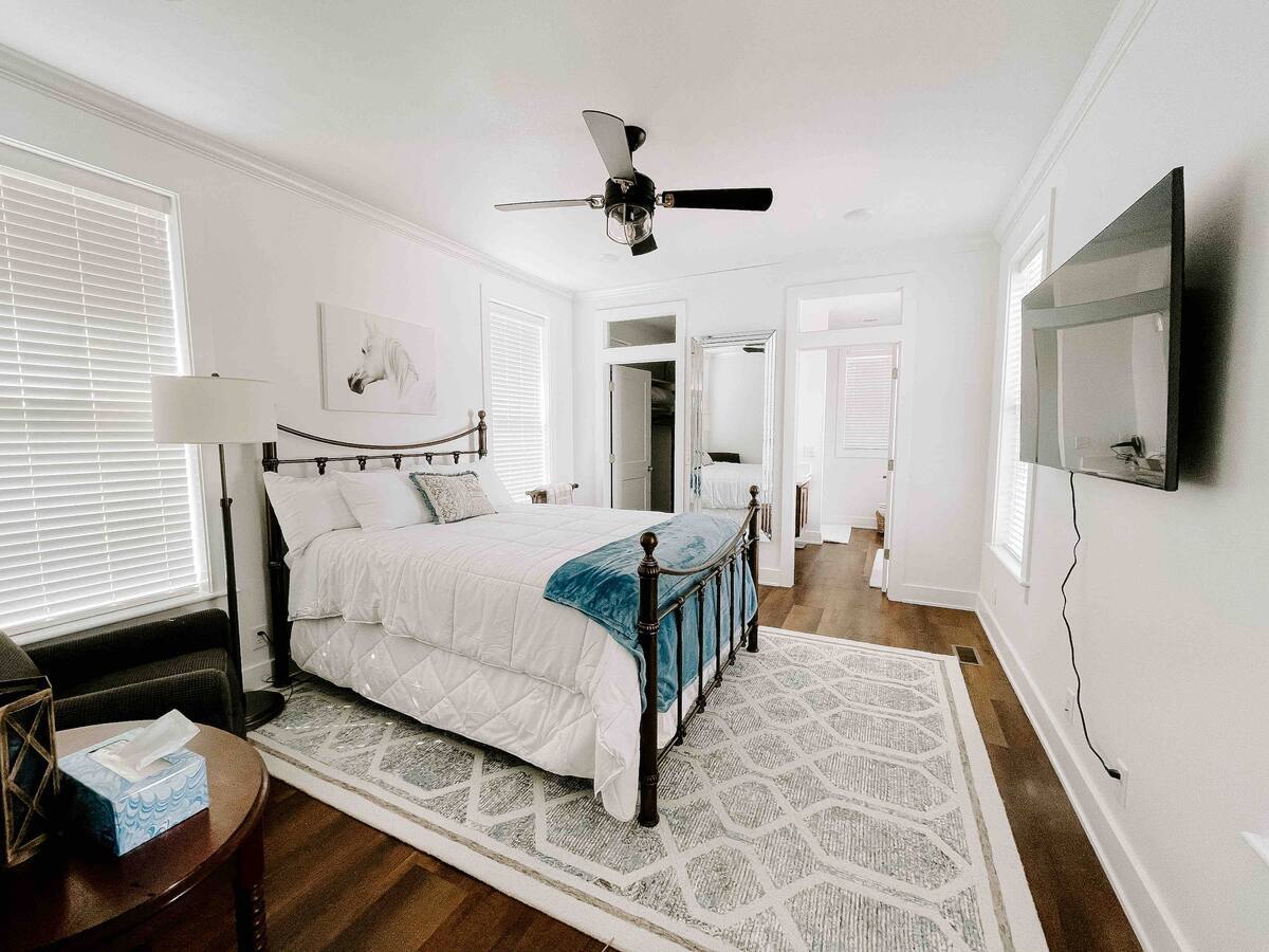 Building Photo - 2115 Loretta Parker Lane