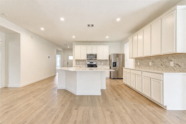Building Photo - 30215 Lone Peak Dr