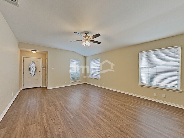 Building Photo - 654 Coral Harbor