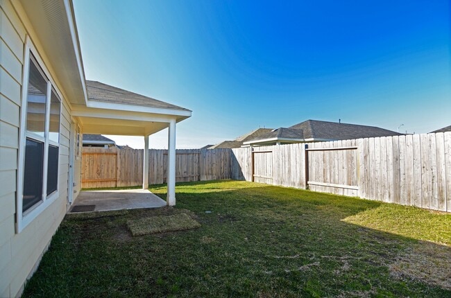 Building Photo - 21434 Holly Heights Rd