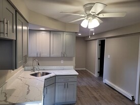 Building Photo - 40 Old Northport Rd