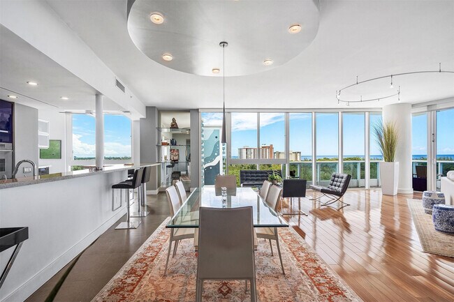 Building Photo - 715 Bayshore Dr