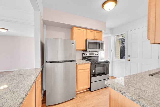 Building Photo - $2,240.95, $200 Off Cleaning Voucher, 4 Beds 1 Bath Single Family Home in Denver with Washer and ...