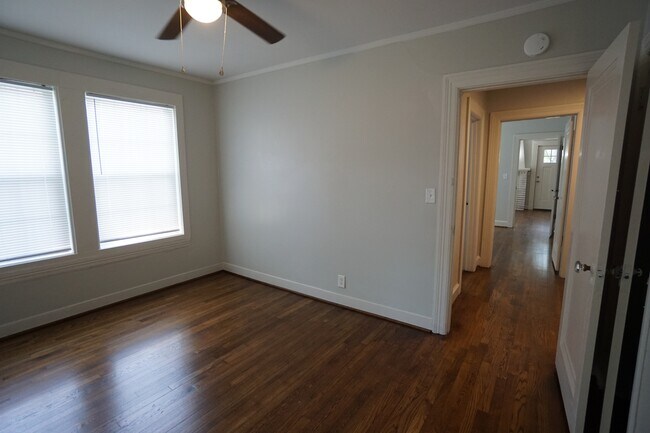 Building Photo - 7223 1st Ave S