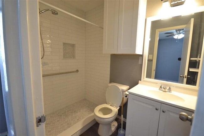 Building Photo - 16114 Windermere Dr