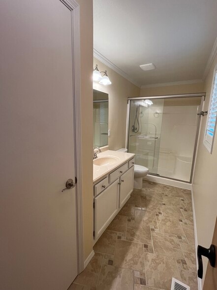 Master bathroom - 15354 SW Clifford Ct