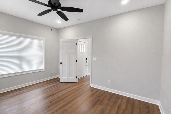 Building Photo - 1429 Village Lp