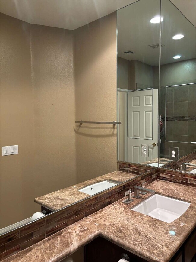 Building Photo - 45218 Coeur Dalene Dr