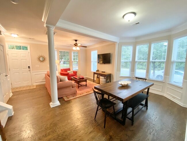 Building Photo - 9378 Greenheather Dr