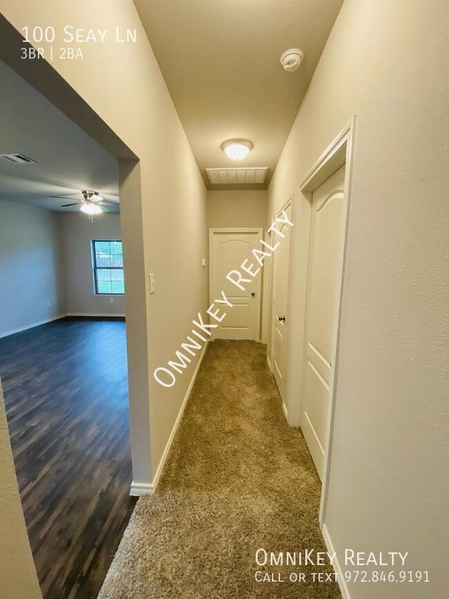 Building Photo - 100 Seay Ln