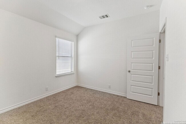Building Photo - 12142 Buckaroo Ranch