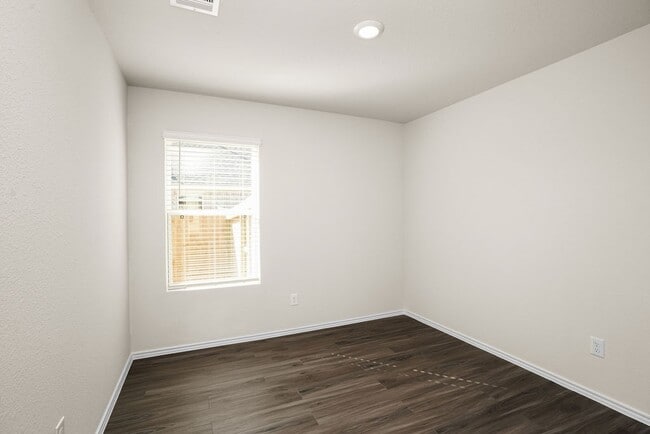 Building Photo - 3040 Wild Indigo Trl