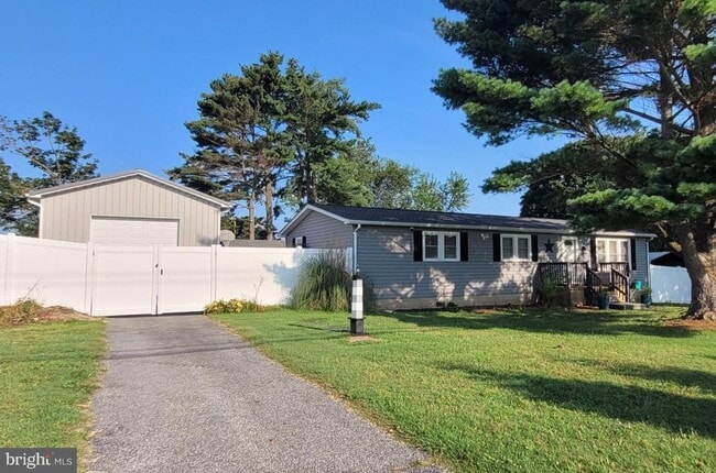 Primary Photo - 6911 Old Beach Rd