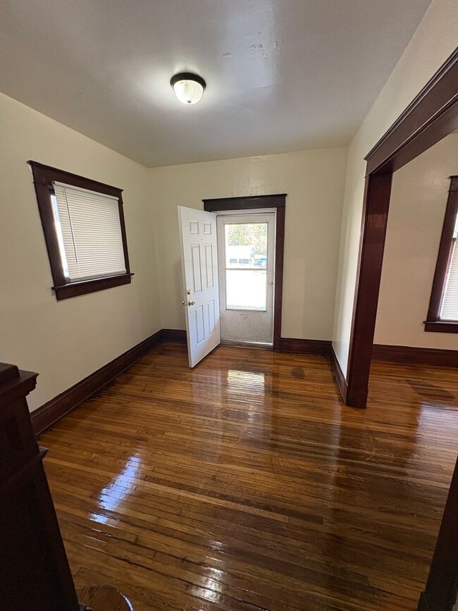 Building Photo - Large 3 bedroom house available