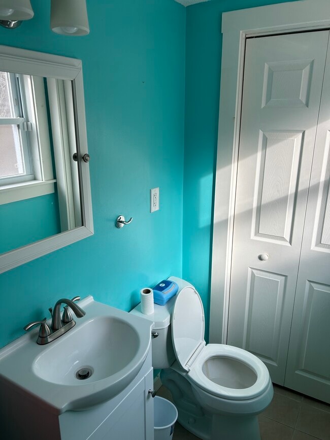 Building Photo - 392 Back Ashuelot Rd