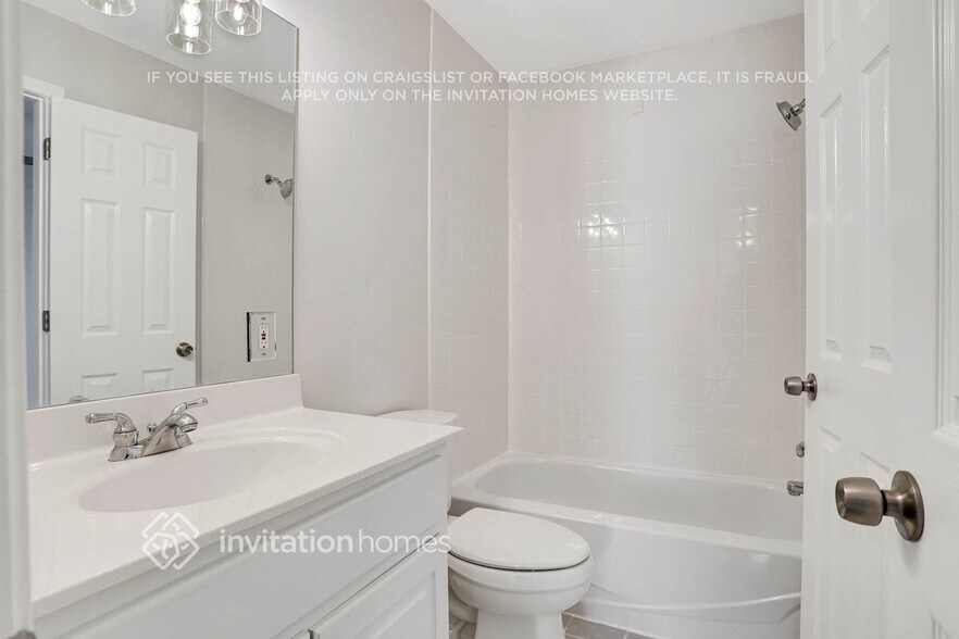 Building Photo - 1240 Oriole Dr SW