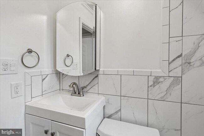 Building Photo - 108 Baggett Pl