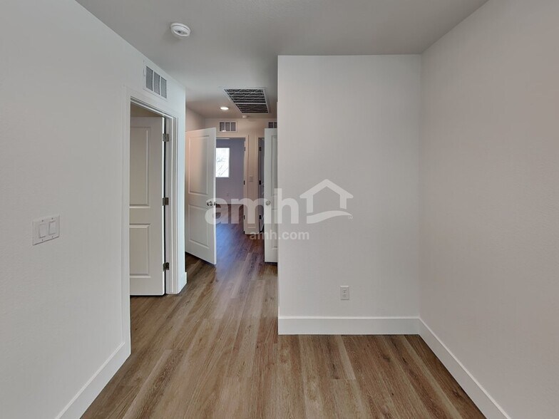 Building Photo - 5854 Fly Fisher St