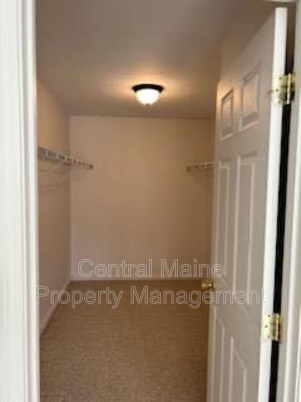 Building Photo - 39 Northern Avenue Heights