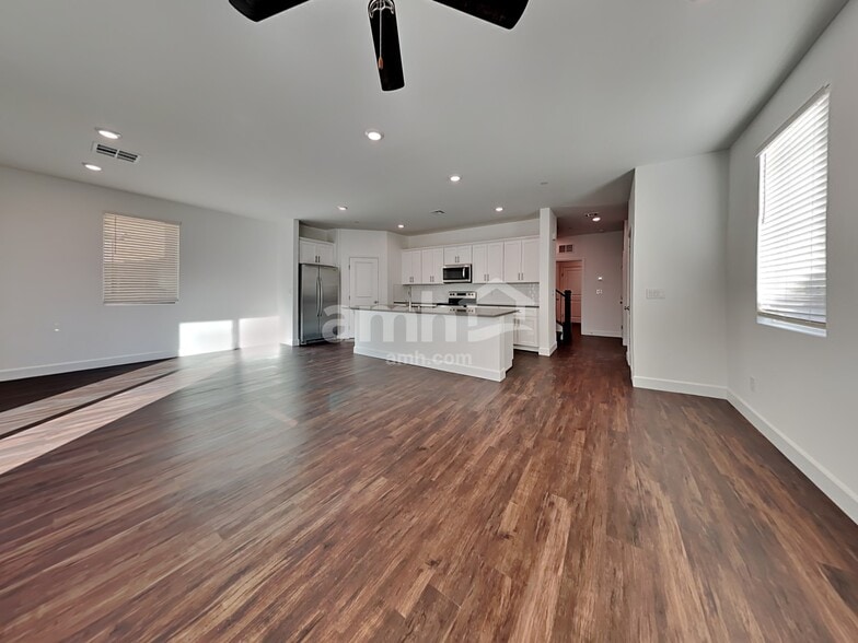 Building Photo - 126 Island Plumeria Ln