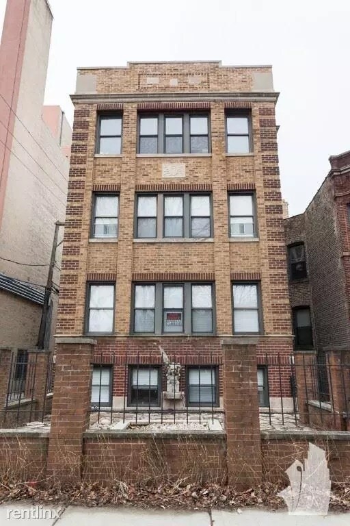 Primary Photo - 4414 N Maplewood Ave