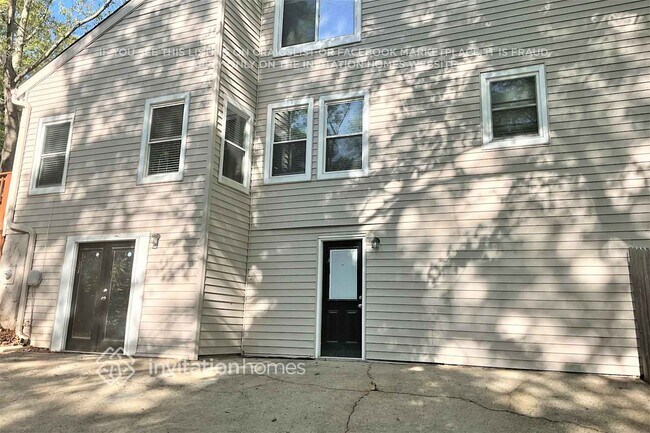 Building Photo - 6584 Oakwood Dr