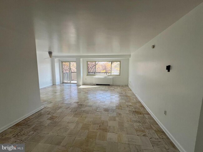 Building Photo - 4201 Cathedral Ave NW