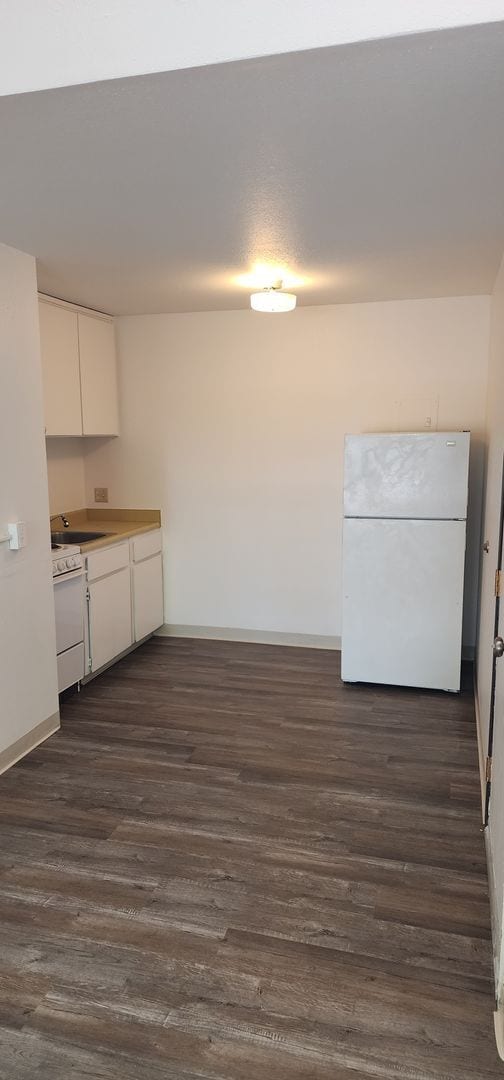 Building Photo - 1/2 Off 1st Months Rent! Great Studio unit...
