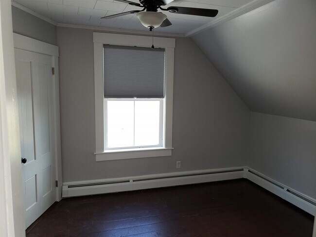 Building Photo - 230-232 Spruce Ln Ext