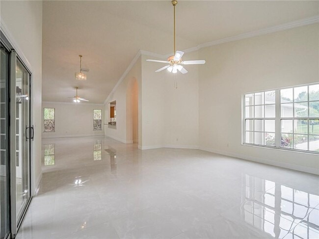 Building Photo - 513 Benedictine Terrace