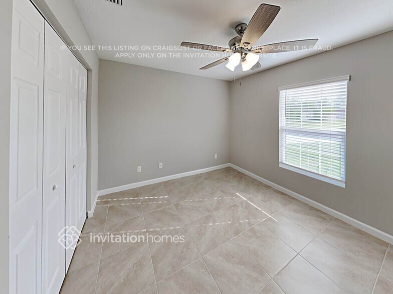 Building Photo - 1909 SW Hampshire Ln