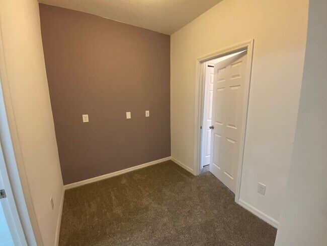 Building Photo - 3/2.5 Townhome near Orlando Airport