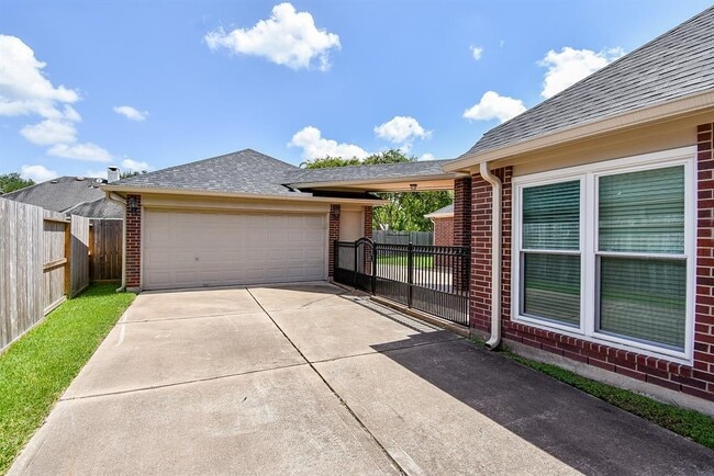 Building Photo - 1502 Mustang Lake Ct