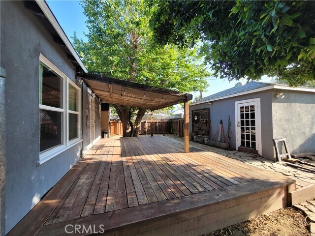 Building Photo - 6121 White Oak Ave